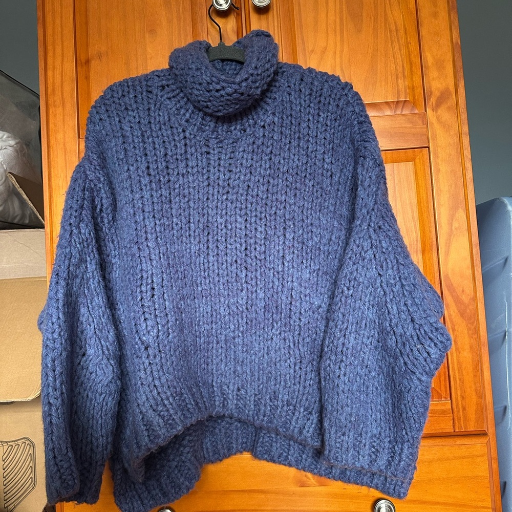 ANTHROPOLOGIE Cozy Blue Turtleneck Sweater